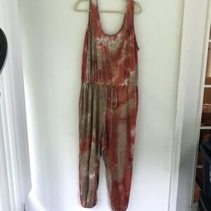 Weekend Tie-Dye Scoop Neck Jumpsuit in Rust and Olive XL